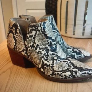 Steve Madden master snake print ankle boots